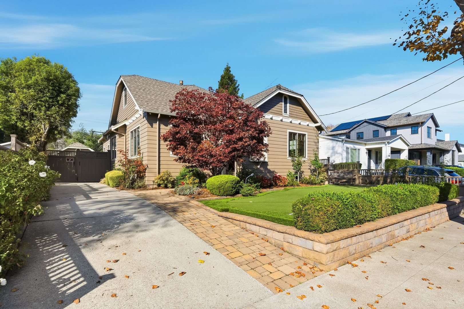 Burlingame House: 1212 Mills Ave