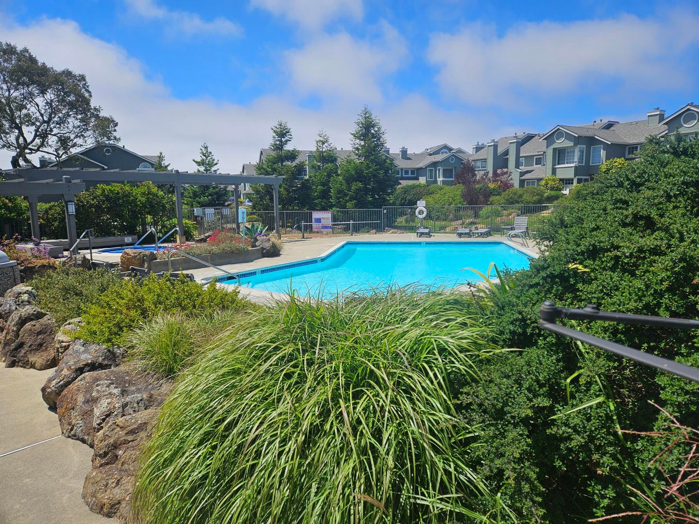 Daly City House: 1813 Ipswich