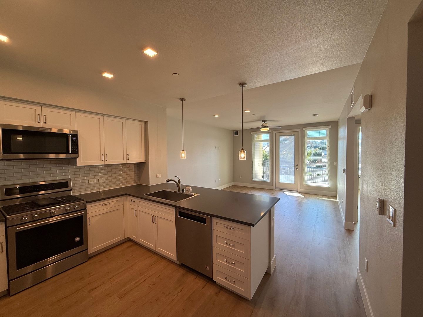 San Mateo Apartment: 19 9th Ave