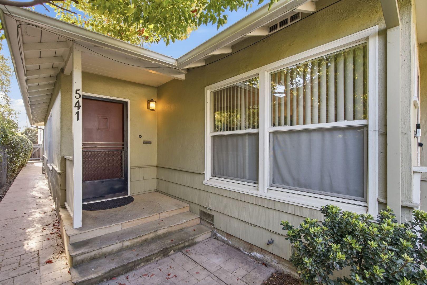 Redwood City Apartment: 541 Jackson Avenue