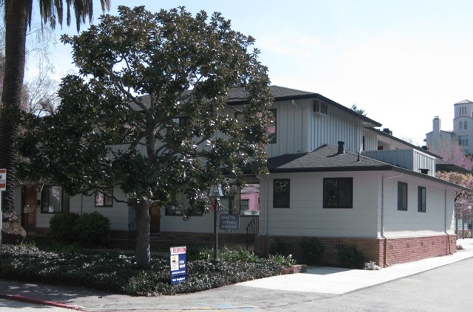San Mateo Apartment: 19 Crystal Springs Rd