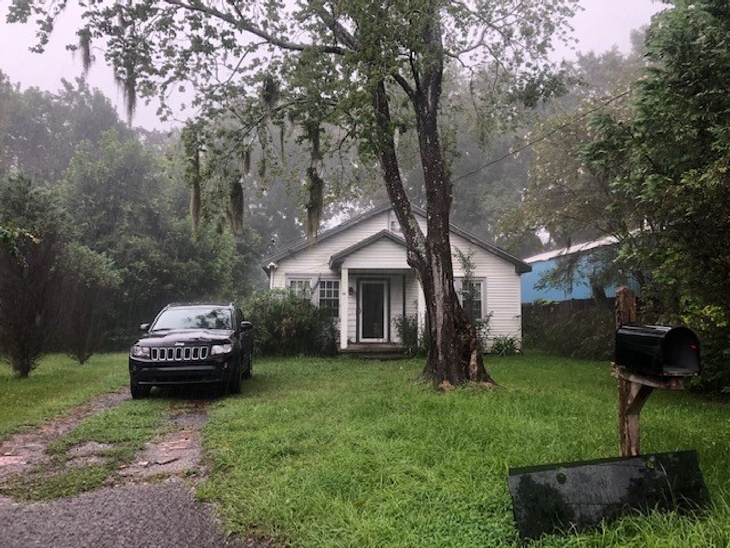 Hanahan House: 5824 Robinson St