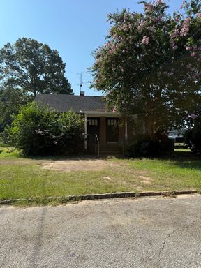 Beautiful Private Orangeburg Duplex