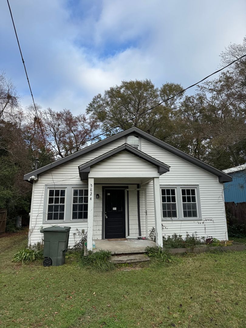 Hanahan House: 5824 Robinson St