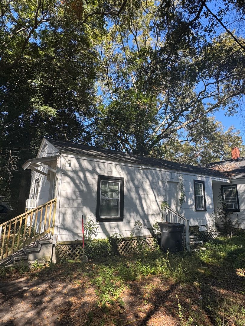 Charleston House: 3767 Walnut Unit B