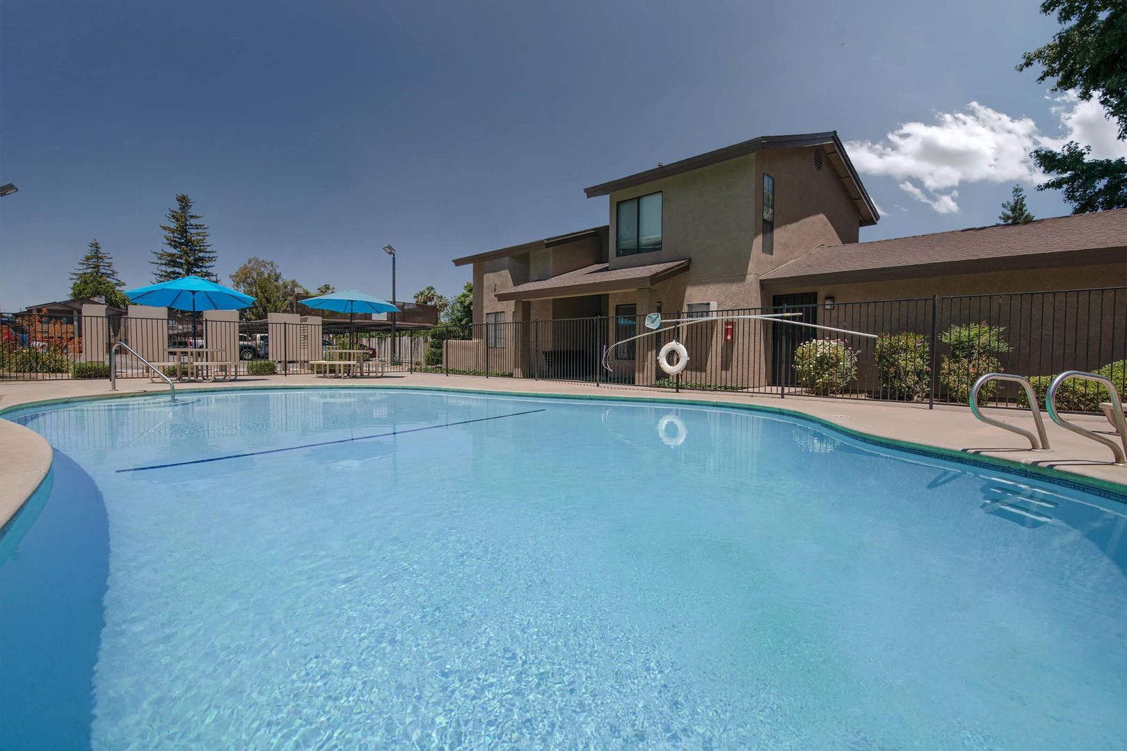 Bakersfield Apartment: 6500 White Lane