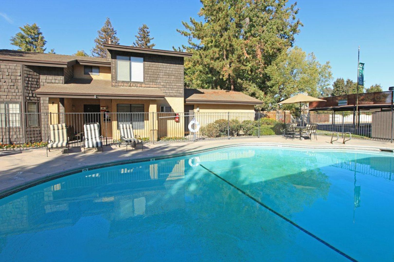 Bakersfield Apartment: 6500 White Lane