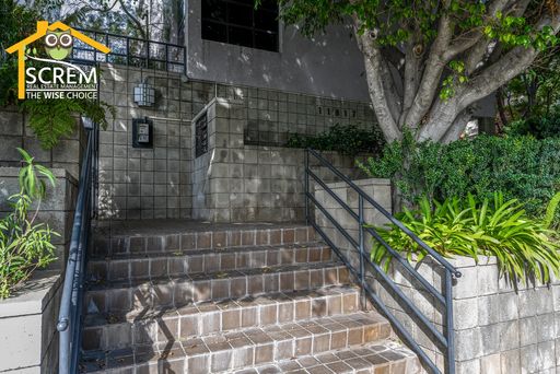 Modern Two Bedroom Townhome in West Los Angeles – photo 1