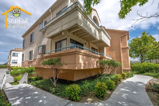Updated Three Bedroom + Loft Condo in Canyon Country