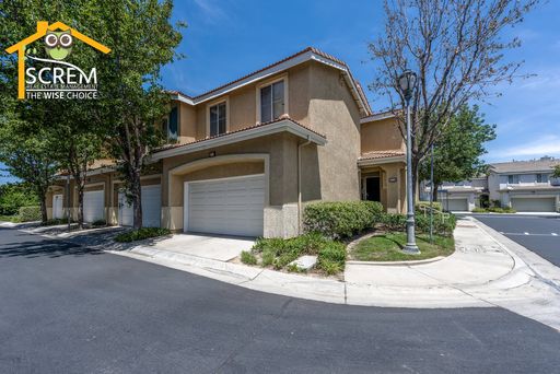 Three Bedroom Townhouse with Large Patio in Gated Community – photo 1