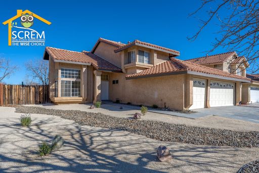 Four Bedroom Three Bathroom Home in Palmdale – photo 1