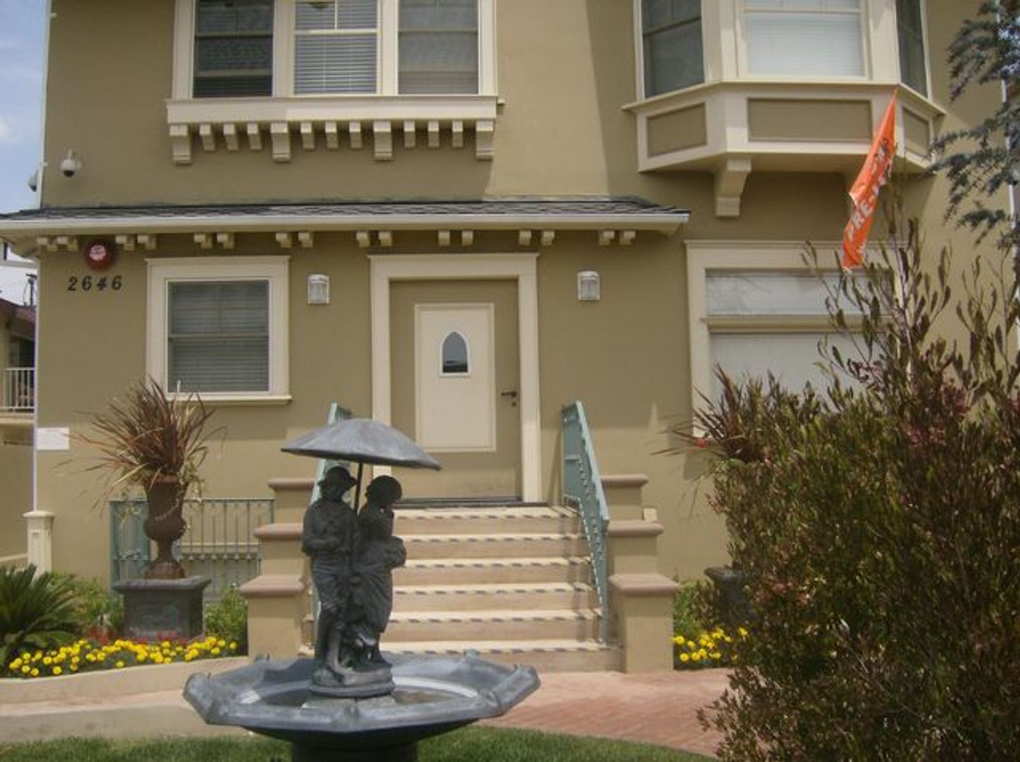 Los Angeles Apartment: 2644 - 2646 Ellendale Pl