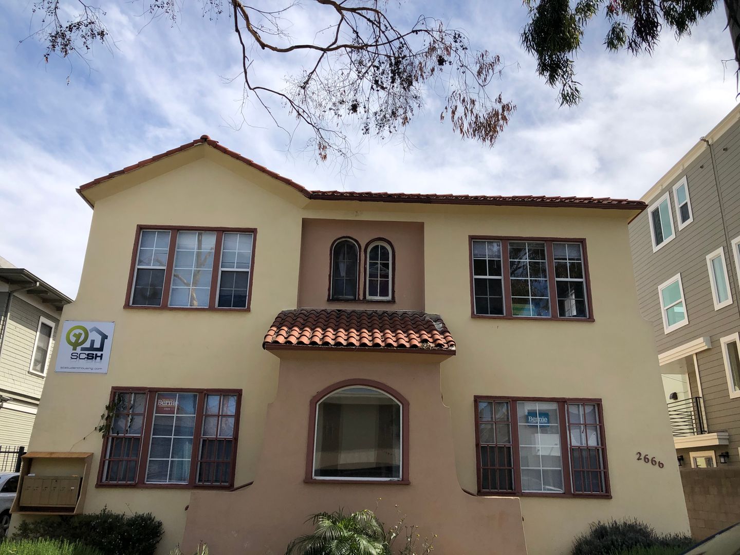 Los Angeles Apartment: 2666 Orchard Avenue