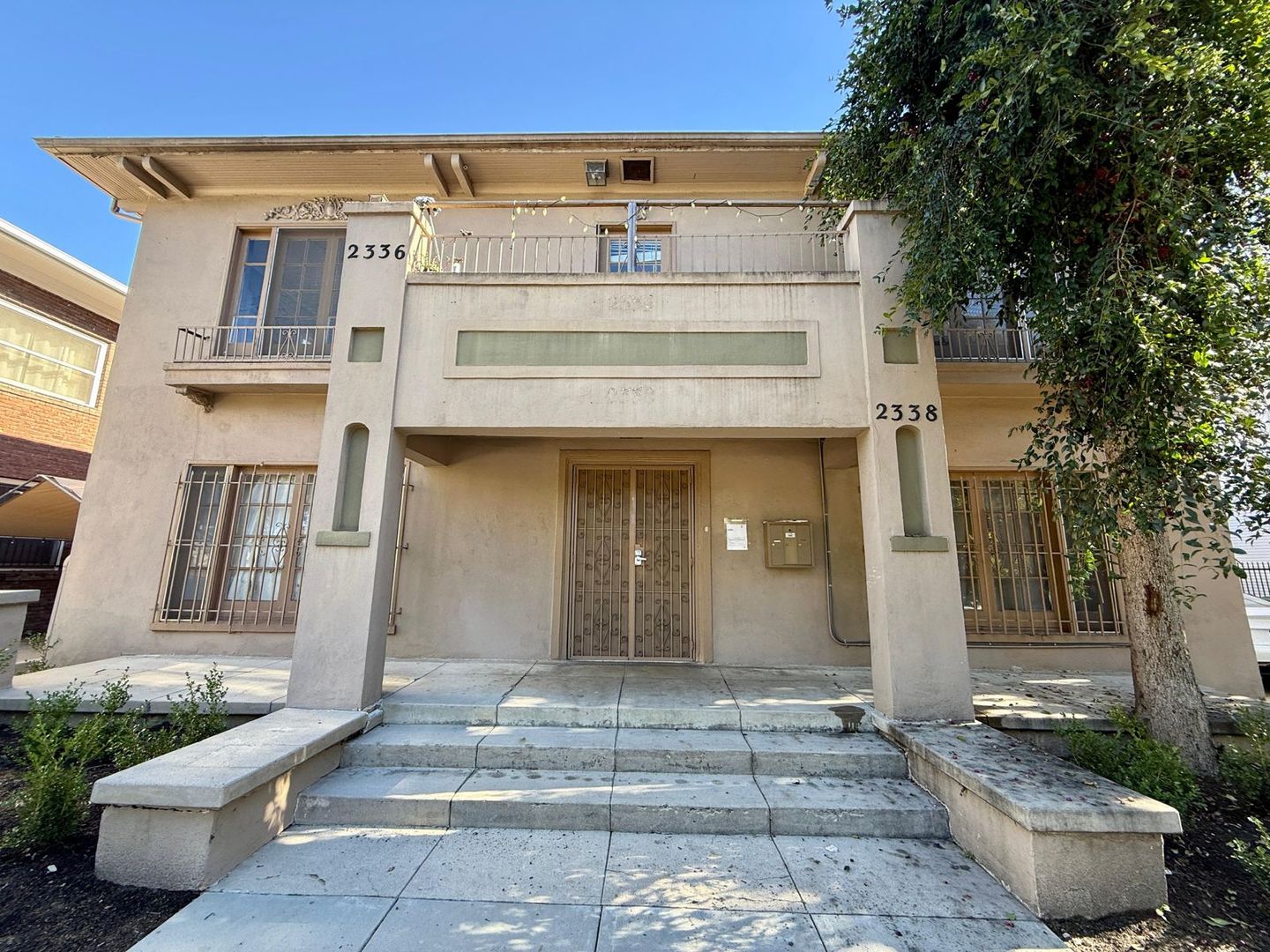 Los Angeles Apartment: 2336 Scarff Street