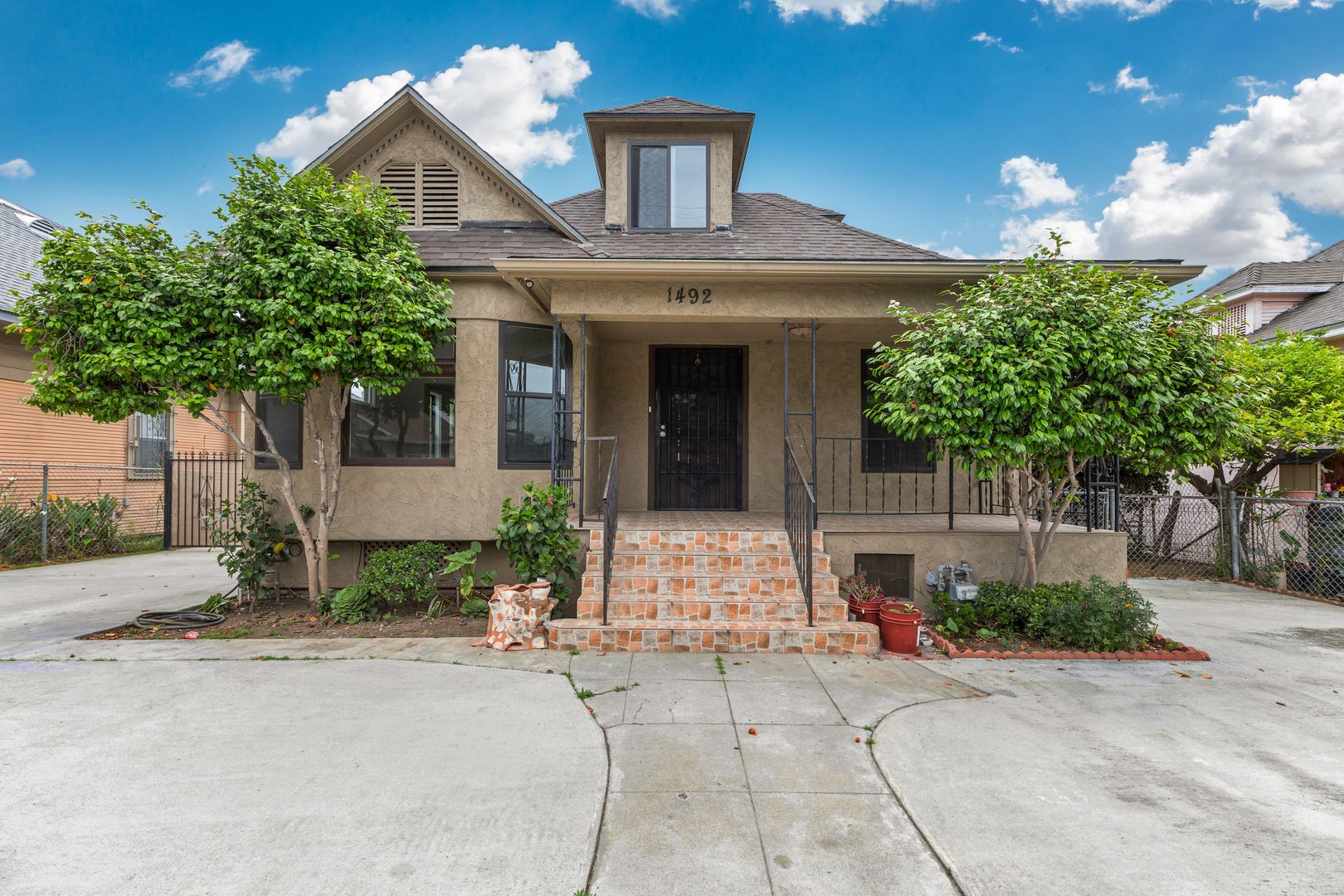 Los Angeles Apartment: 1492 West 28th St