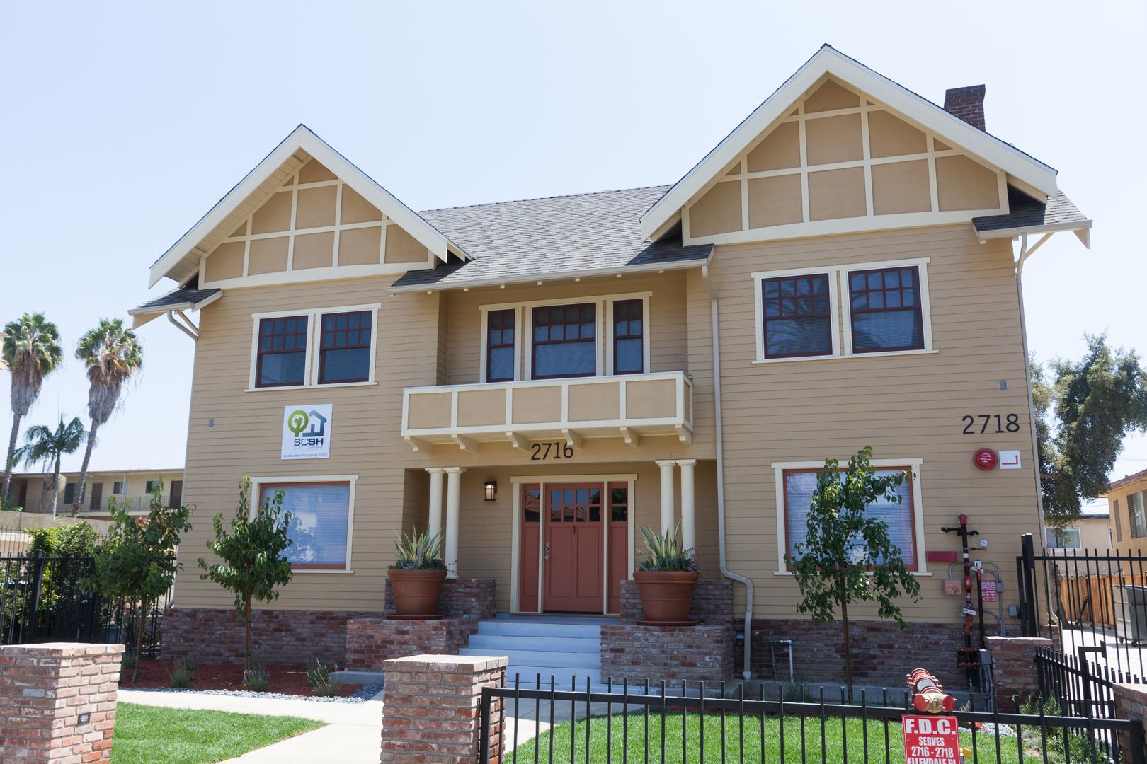 Los Angeles Apartment: 2716 Ellendale Place