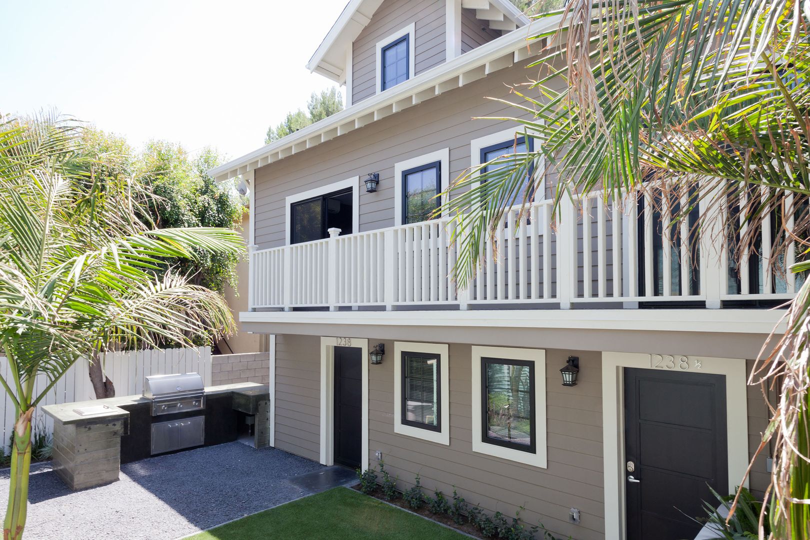 Los Angeles Apartment: 1236 West 30th Street
