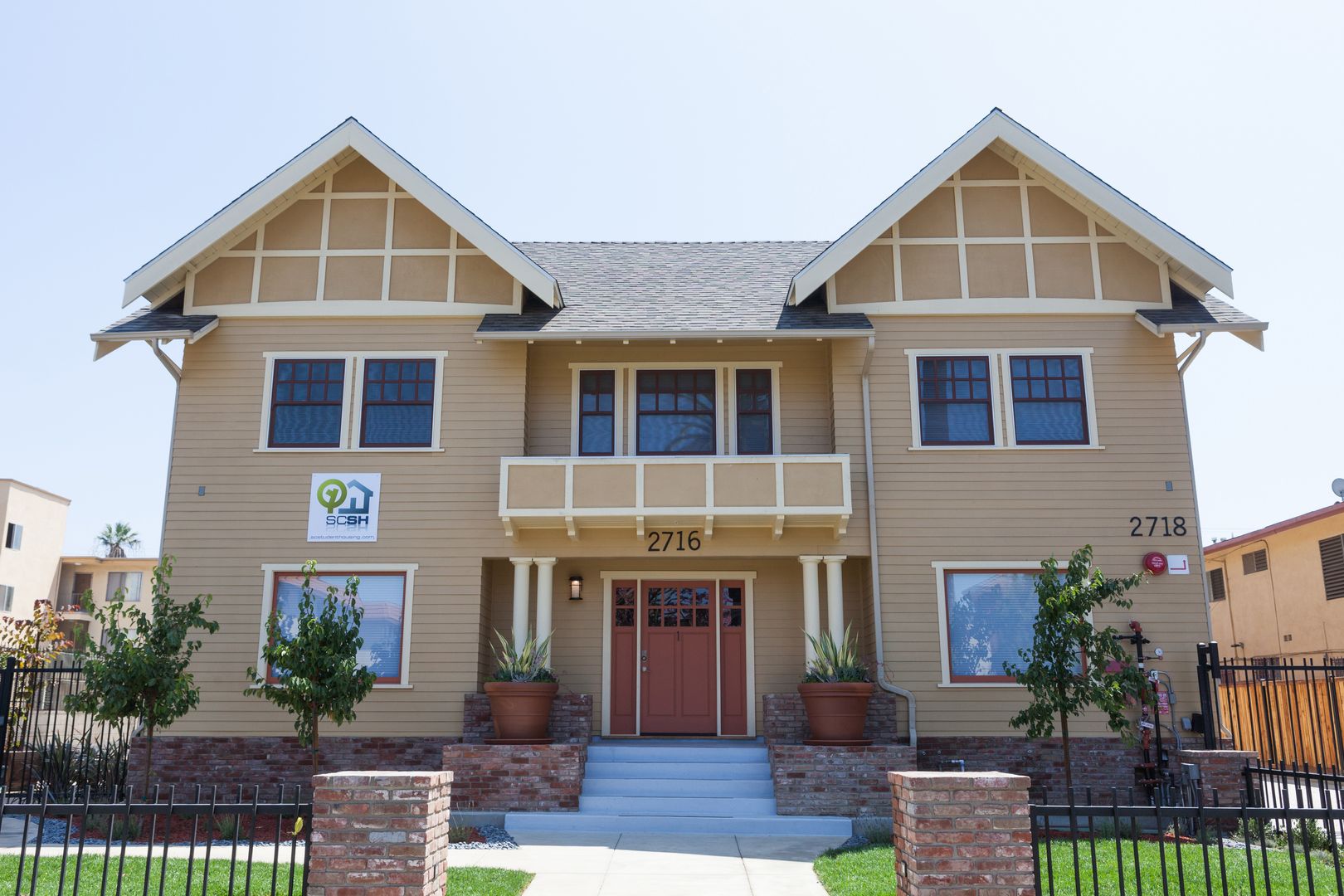 Los Angeles Apartment: 2716 Ellendale Place