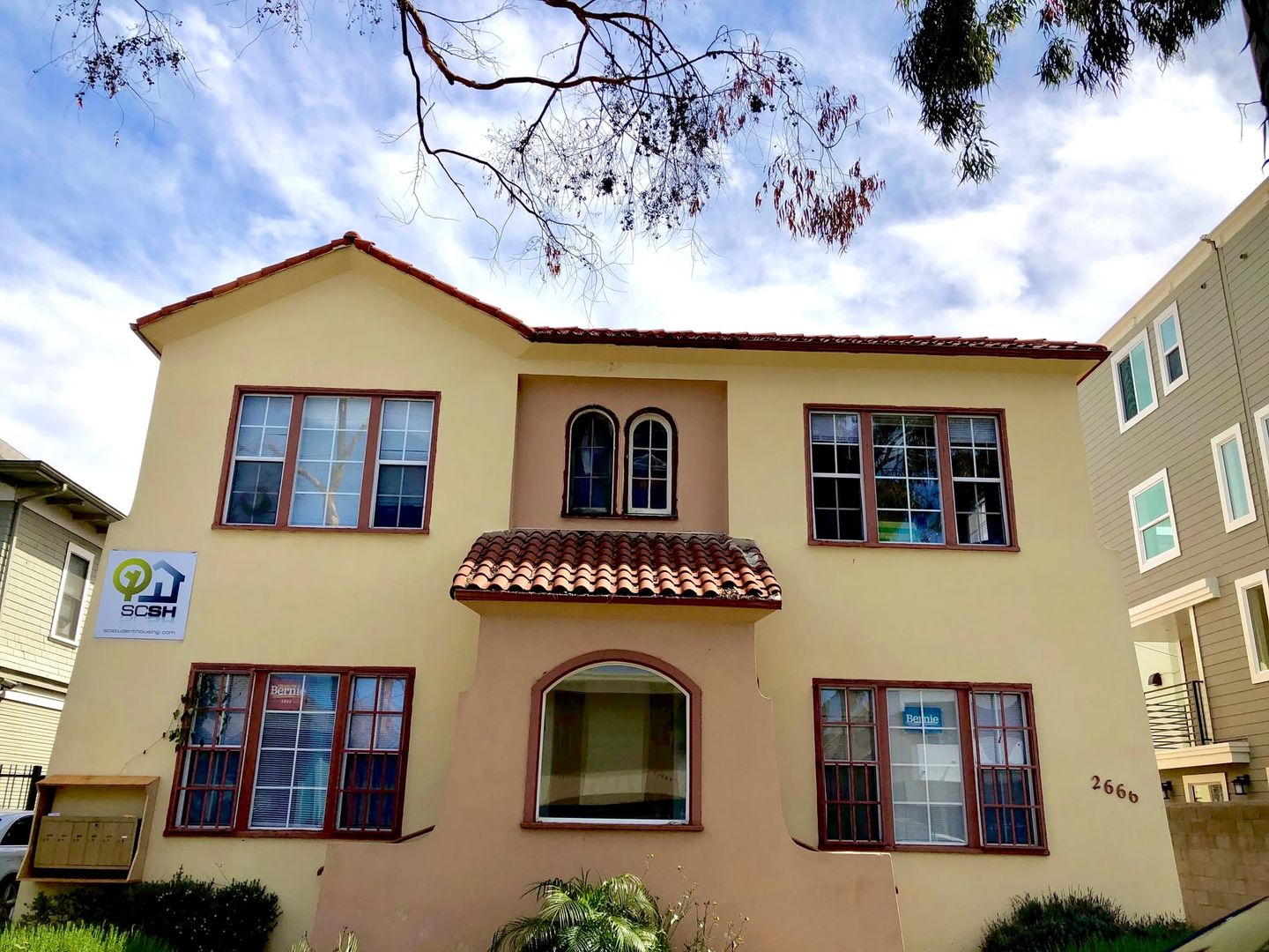 Los Angeles Apartment: 2666 Orchard Avenue