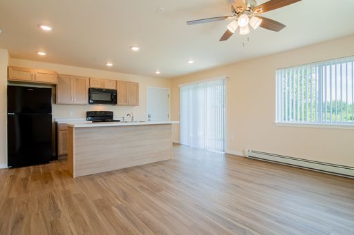 SCS Eau Claire Apartment Community – photo 1