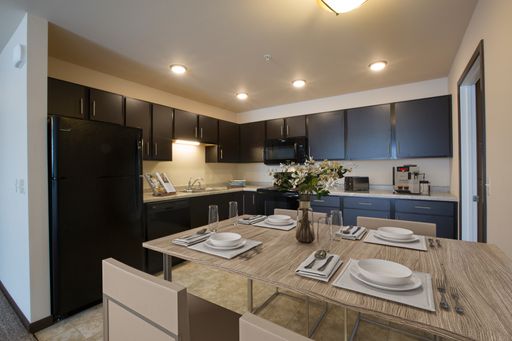 SCS Sturgeon Bay Estates Apartment Community – photo 1