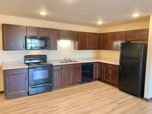 Willow Estates Apartment Community – photo 1