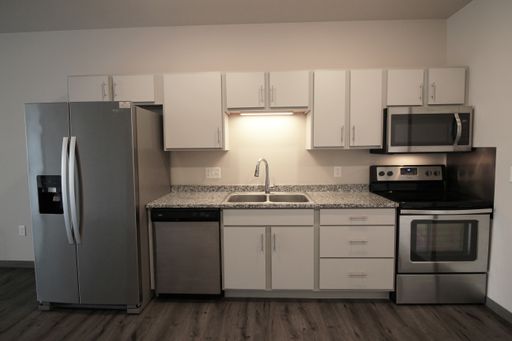 Urban West Apartment Community – photo 1