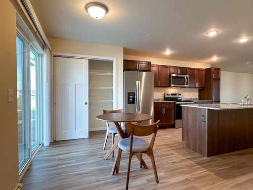 SCS Eau Claire Apartment Community – photo 1