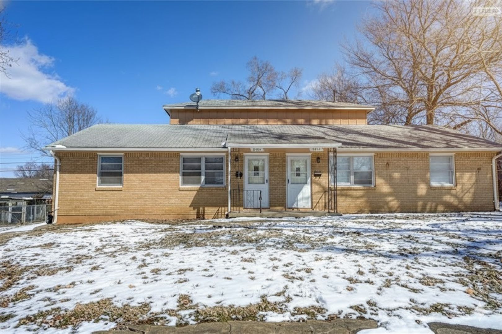 Independence Apartment: 10514 - 10516 E 10th St S