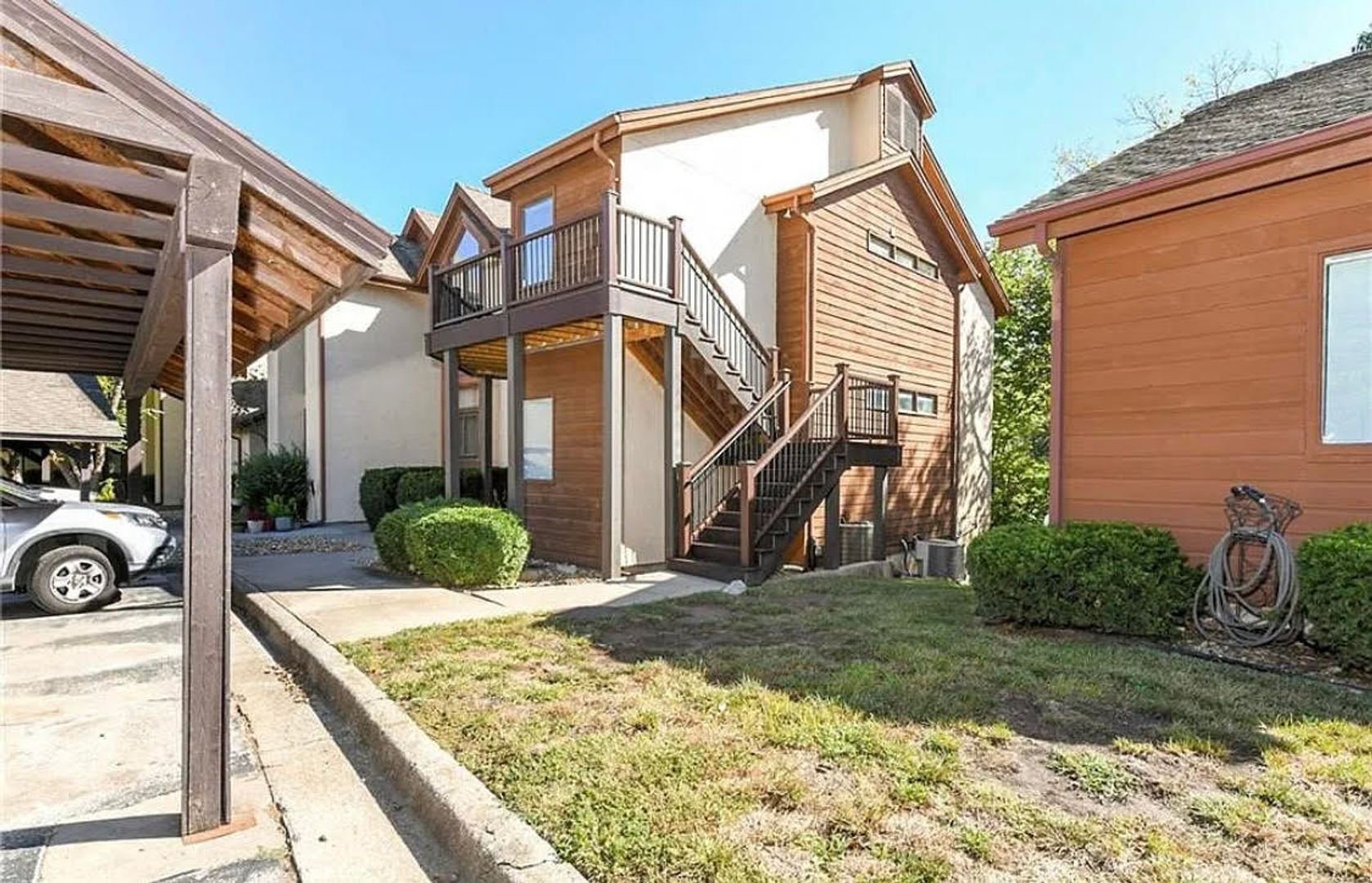 Mission House: 4831 Horton St