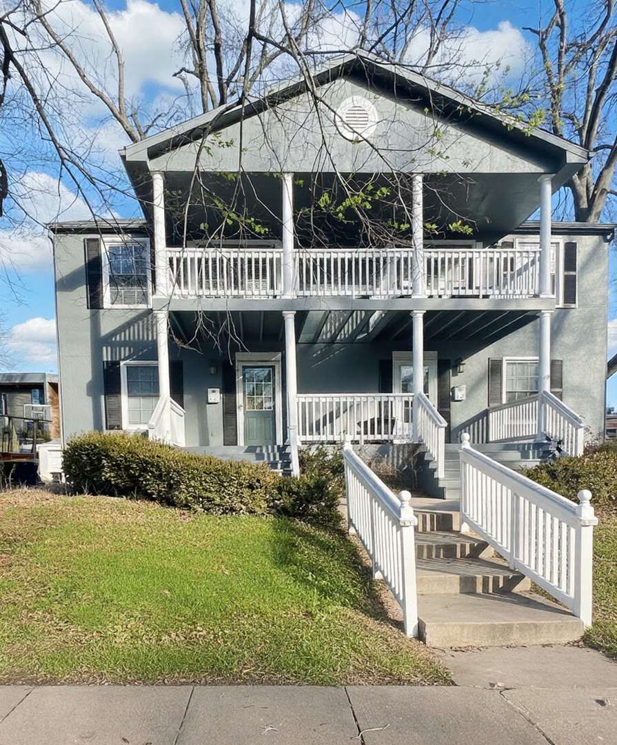 Kansas City House: 416 E 63rd Ter