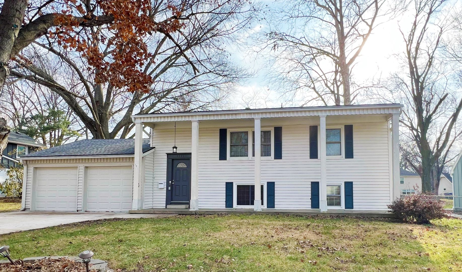 Overland Park House: 7715 W. 96th Terrace