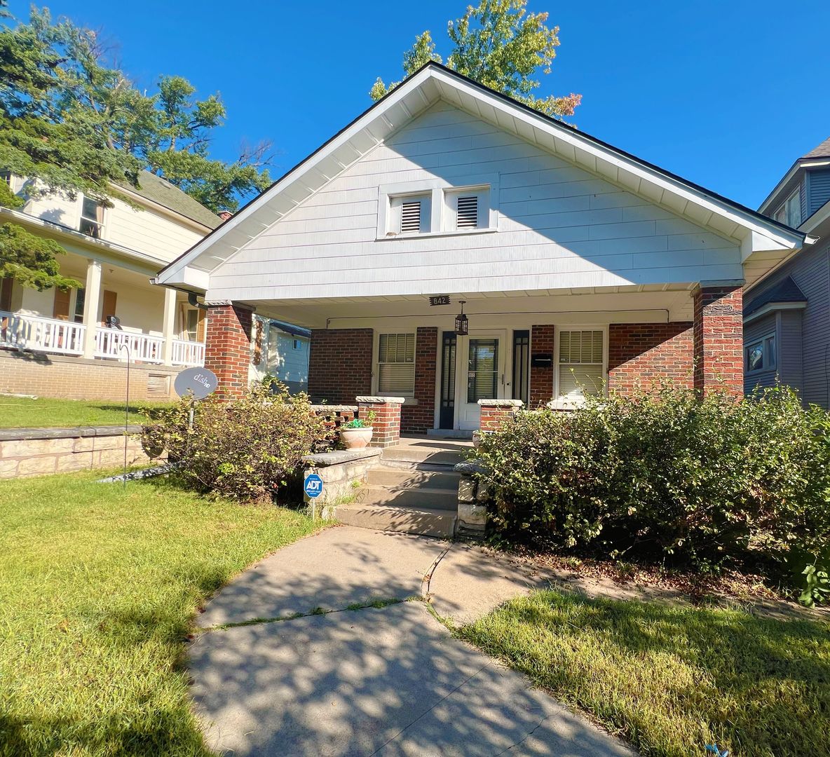 Kansas House: 842 Barnett Avenue