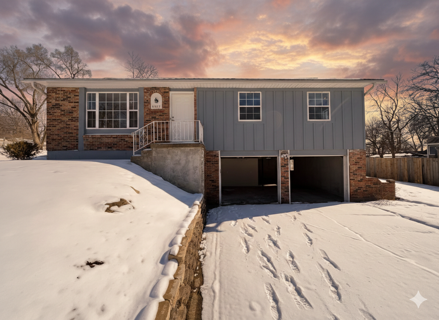 Lenexa House: 9957 Fairlane St