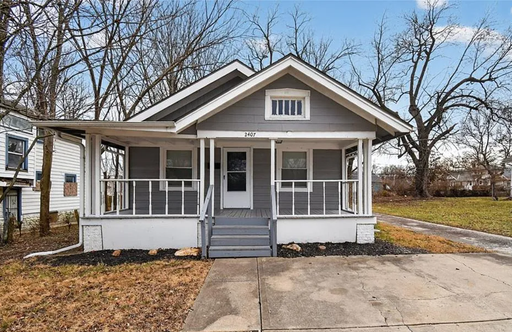 Charming 3-Bedroom Home with Beautiful Wood Floors & Bright Living Spaces – photo 1