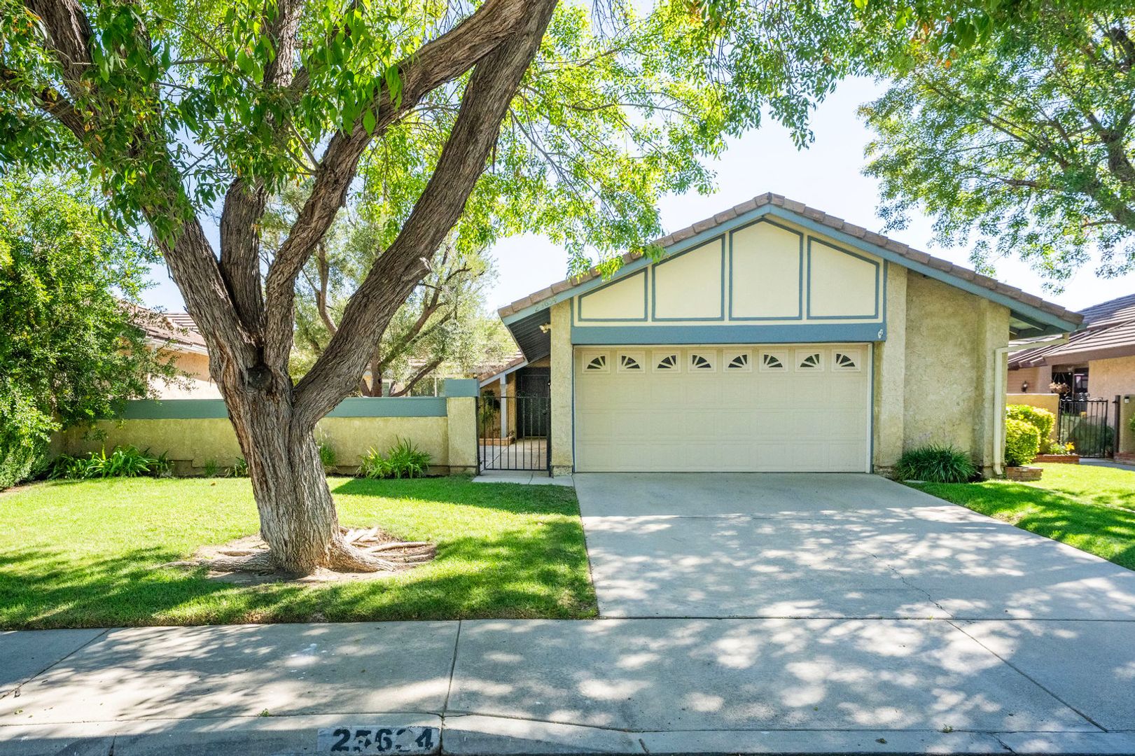 Valencia House: 25634 Salceda Rd.