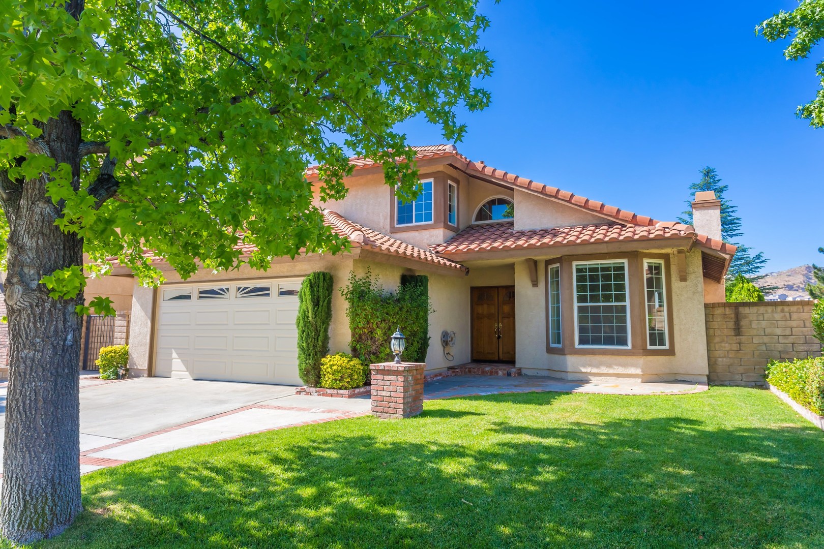 Saugus House: 20526 Caitlin Lane