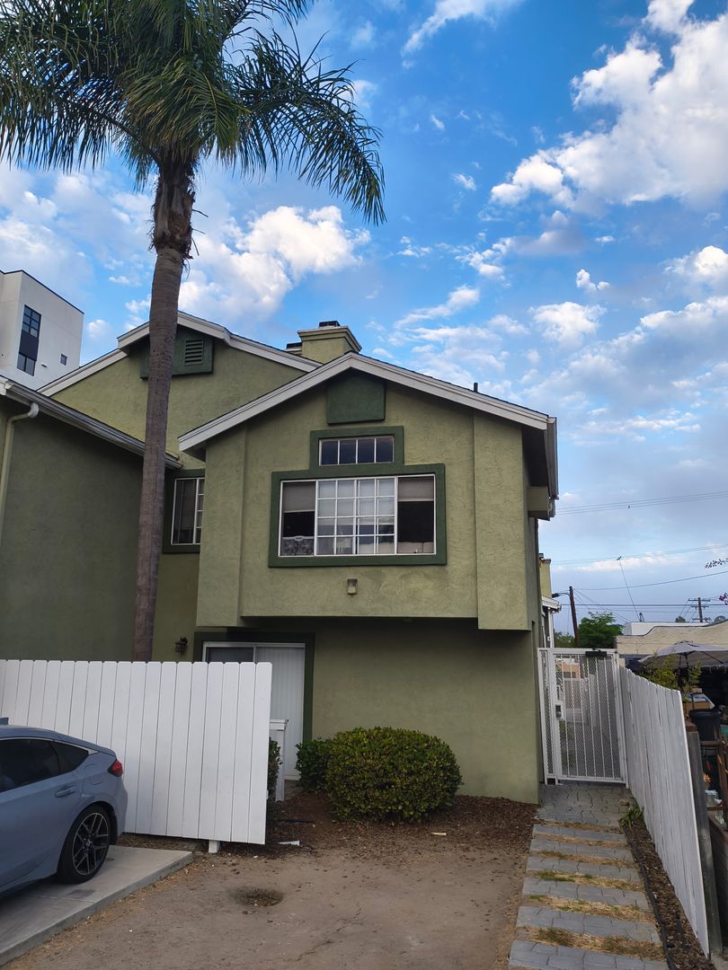 San Diego Apartment: 4084 Oregon St.