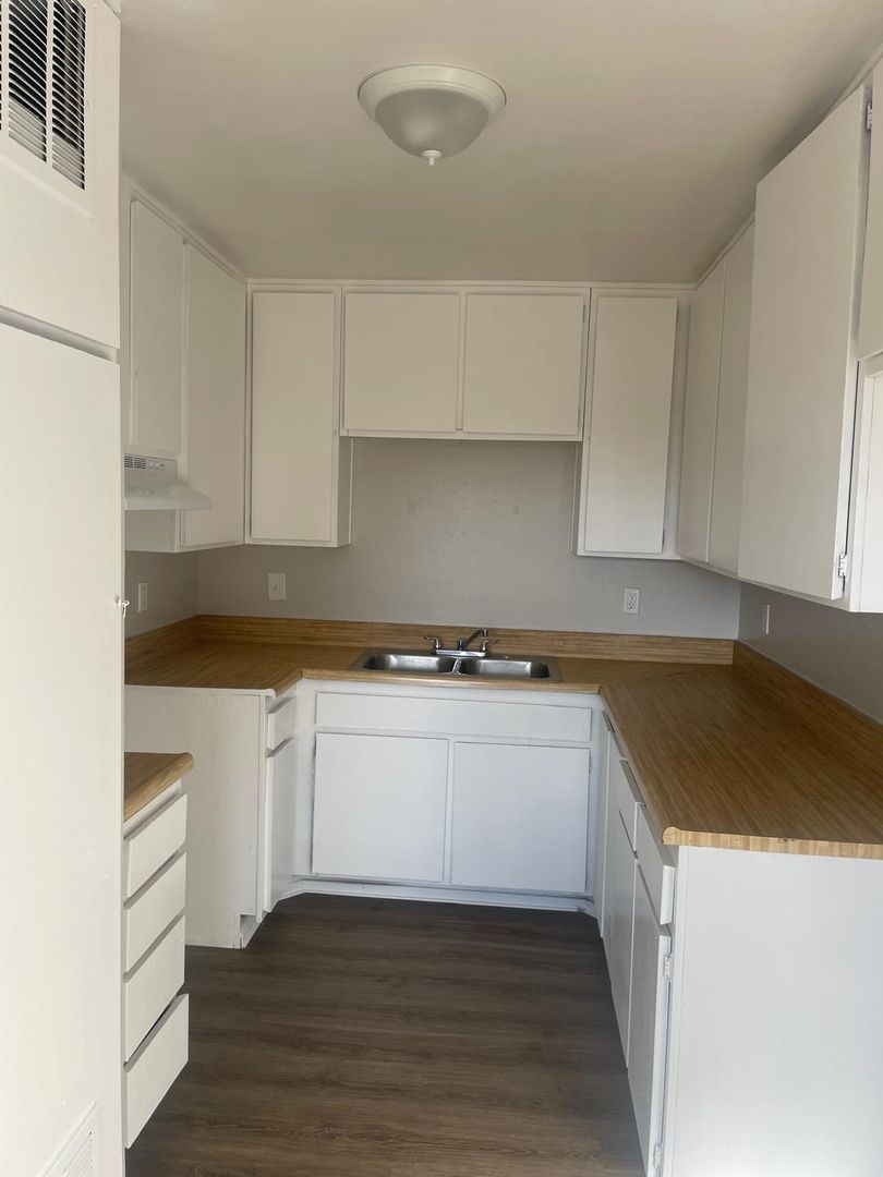Victorville Apartment: 16350 Pebble Beach Dr