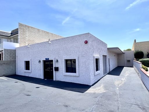 Commercial Warehouse in Arcadia – photo 1