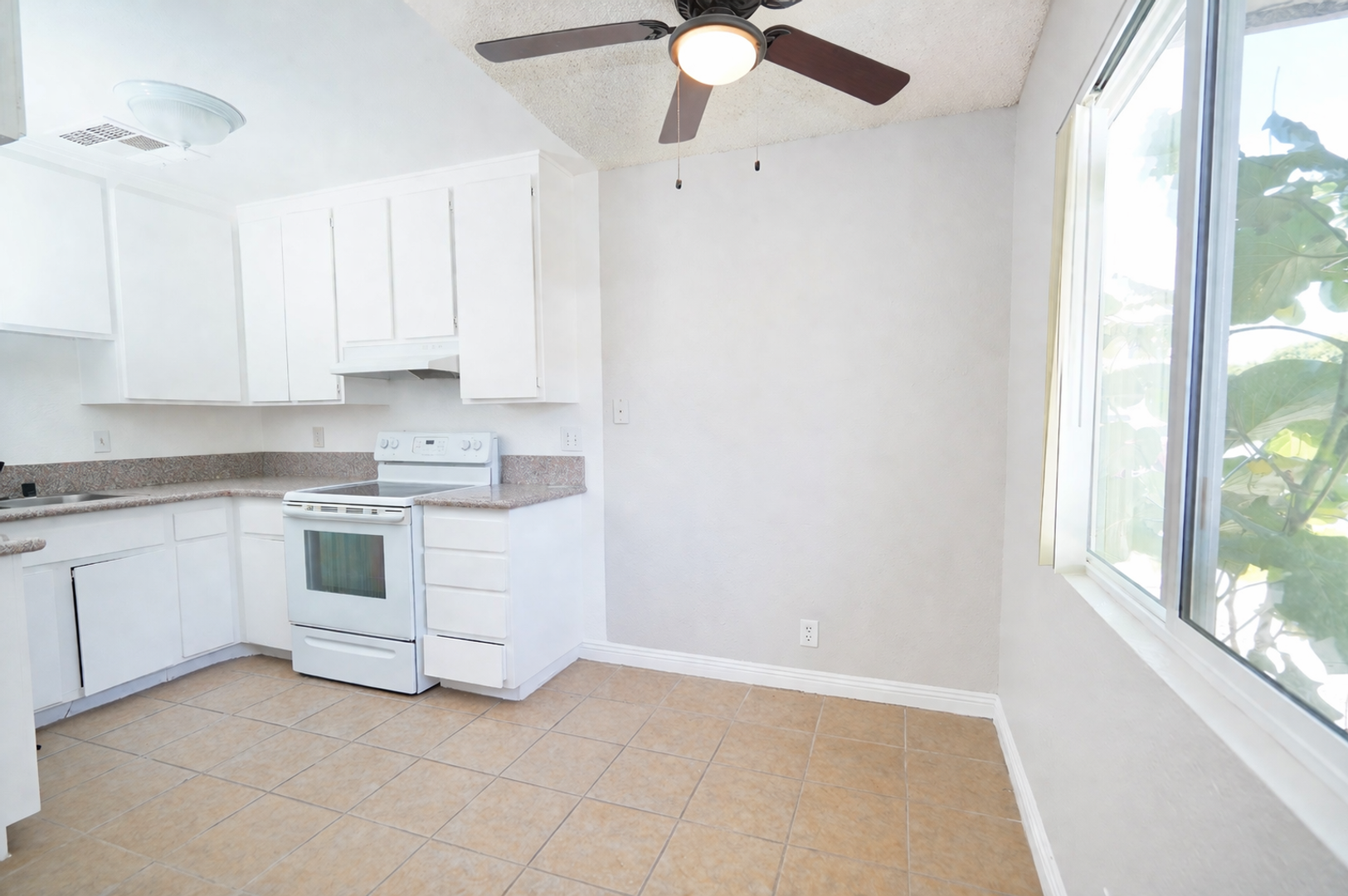 Palm Springs Apartment: 557 S. El Cielo Road