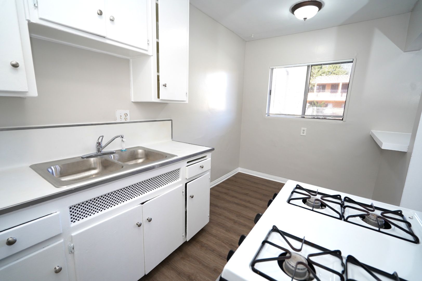 Pomona Apartment: 766-812 S. Dudley St..