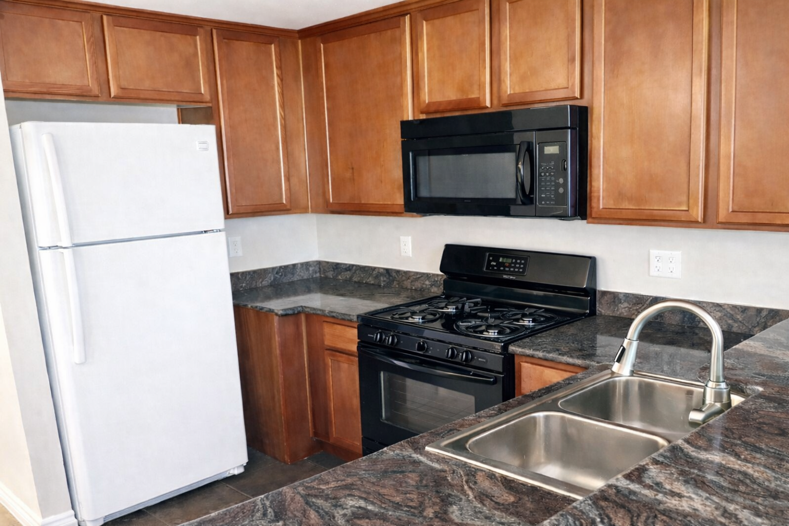 Ontario Apartment: 1112 S. Cypress Ave.