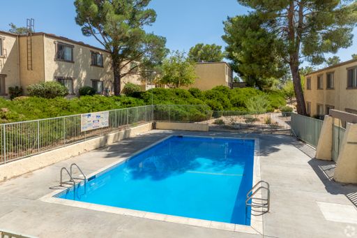 2 bd / 1 ba Apartment in Victorville – photo 1
