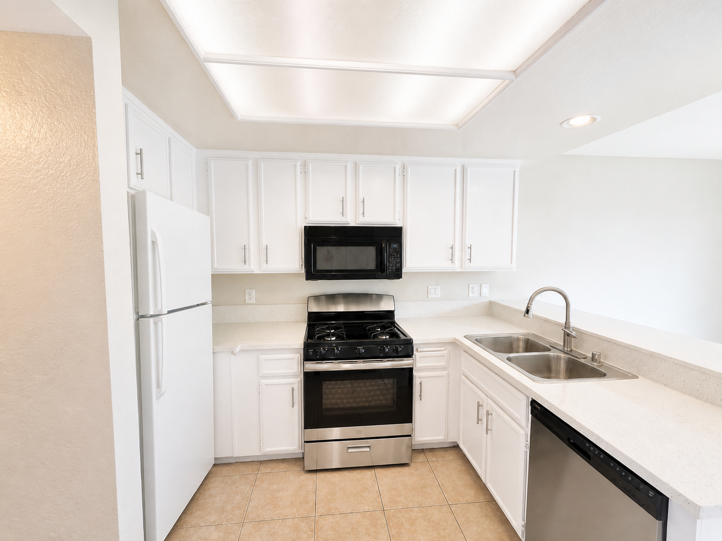 Ontario Apartment: 1112 S. Cypress Ave.