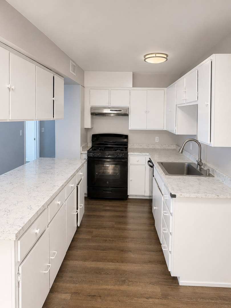 Banning Apartment: 5001-5059 W Wilson St