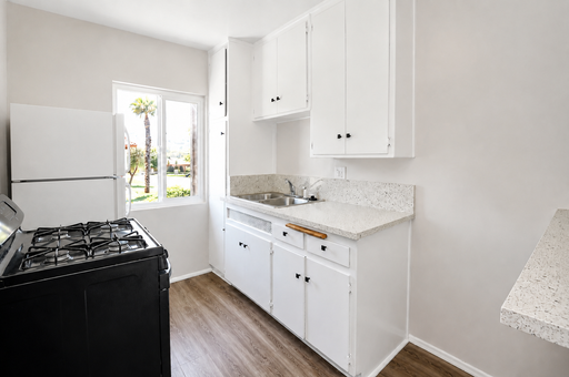 Large Studio Apartment Available Now in Pomona! Carport Parking, Large Pool, Quiet Community