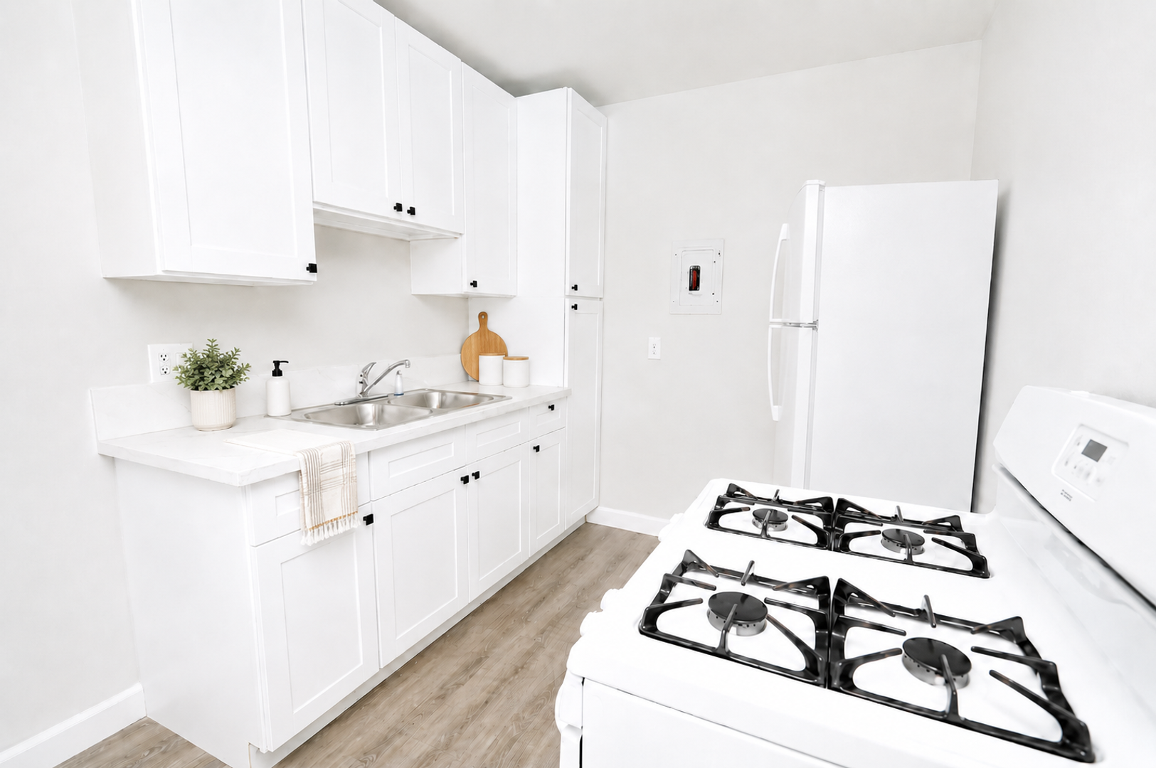 Pomona Apartment: 766-812 S. Dudley St..