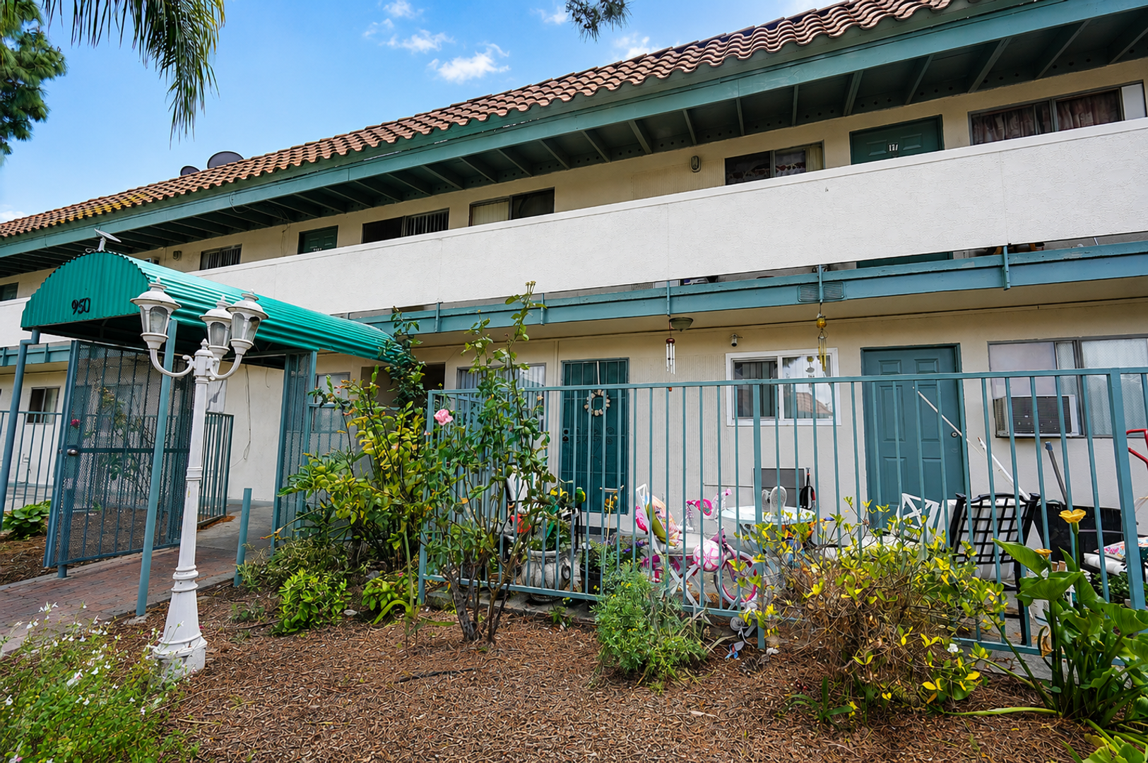 Corona Apartment: 935, 945 & 950 W. 5th St.