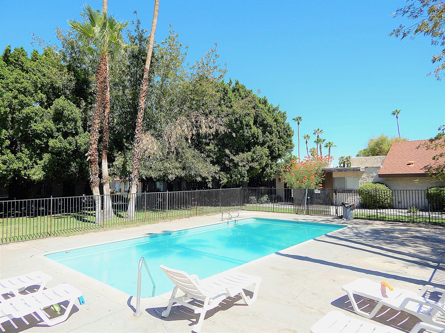 Palm Springs Apartment: 557 S. El Cielo Road